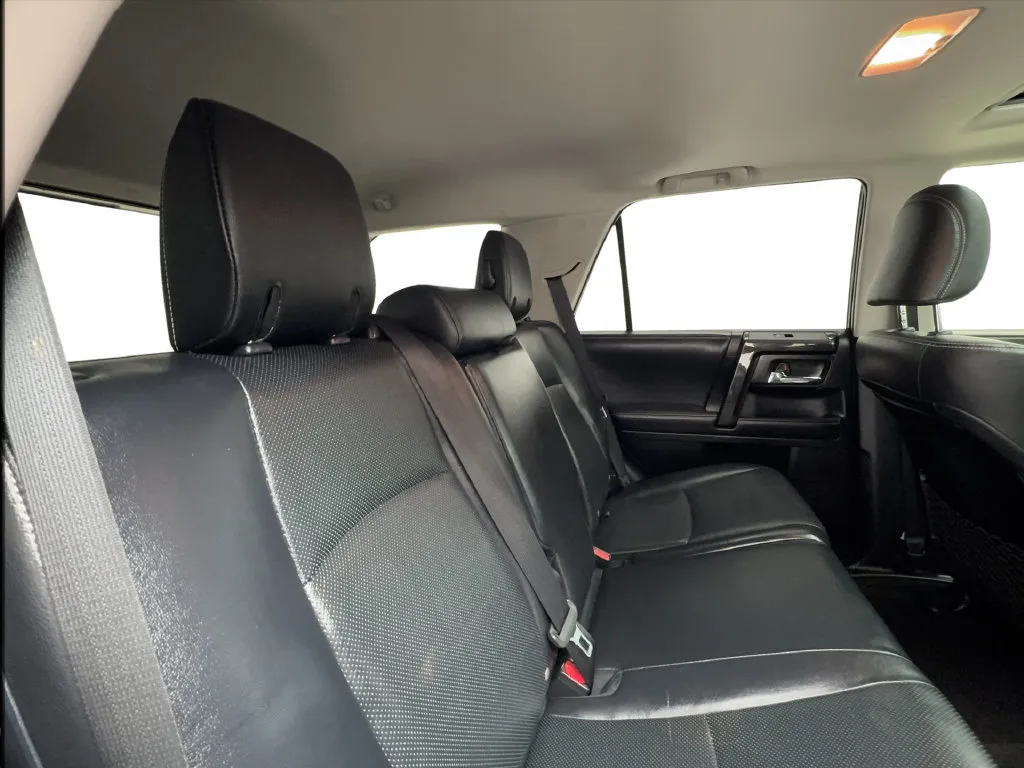 Toyota 4Runner photo 32