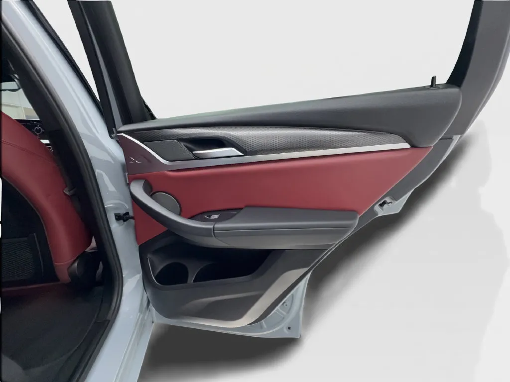 BMW X4 photo 32