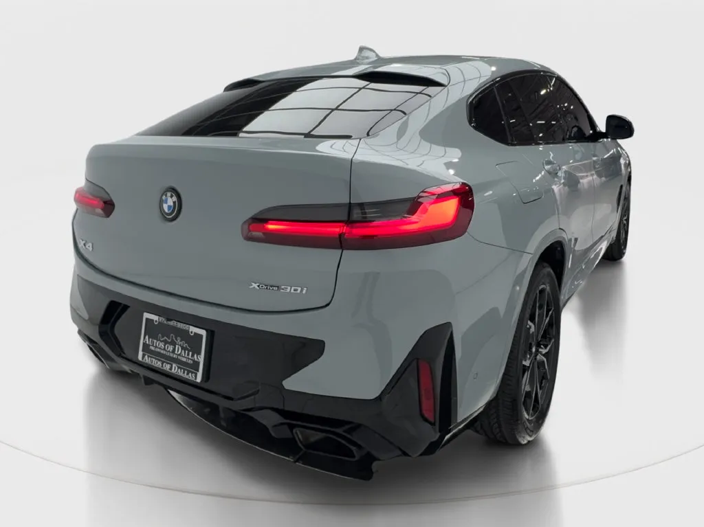 BMW X4 photo 11