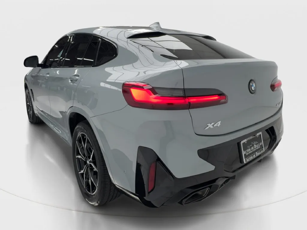 BMW X4 photo 8