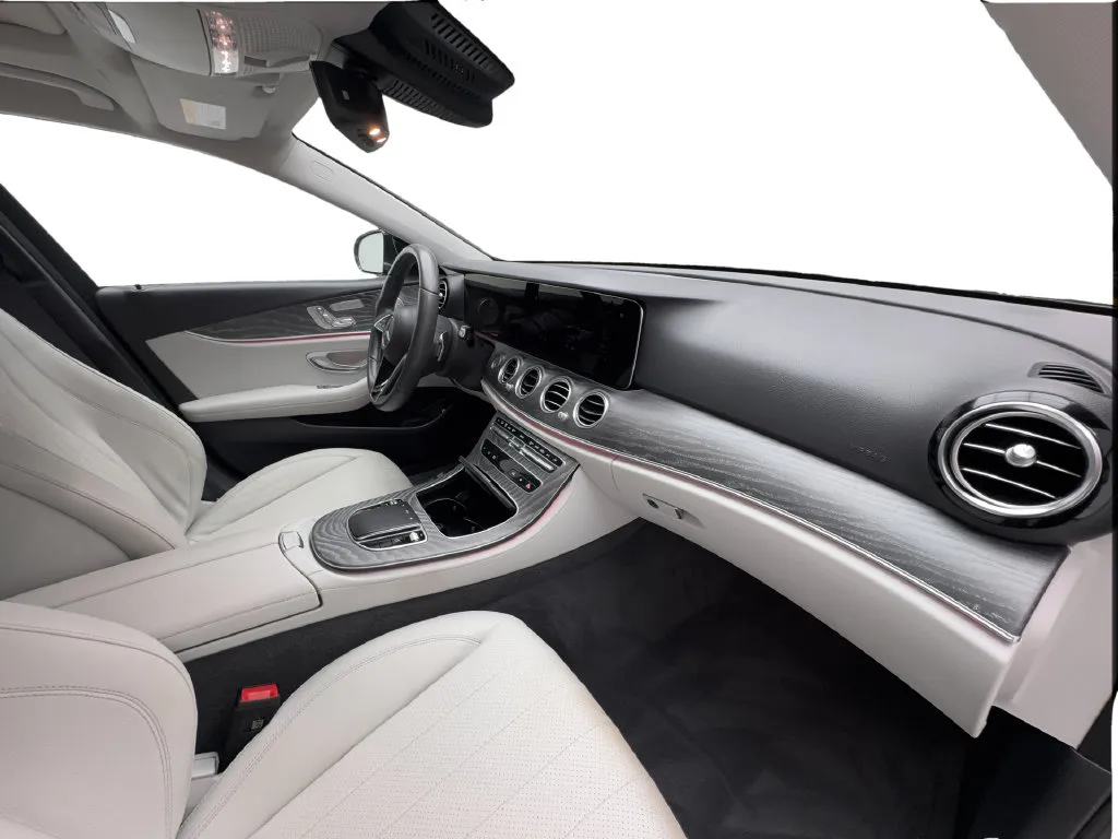 Mercedes-Benz E-Class photo 36