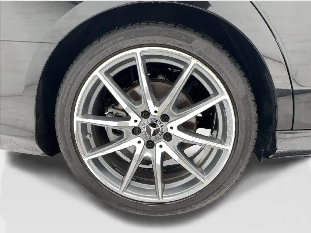 Mercedes-Benz E-Class photo 15
