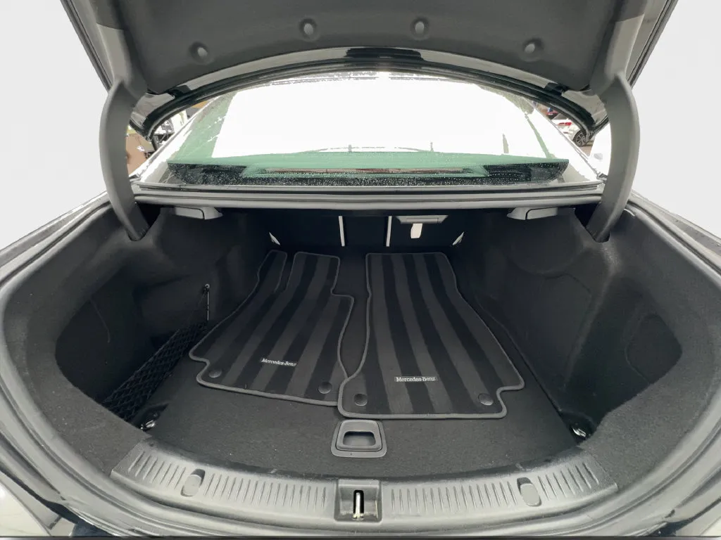Mercedes-Benz E-Class photo 18