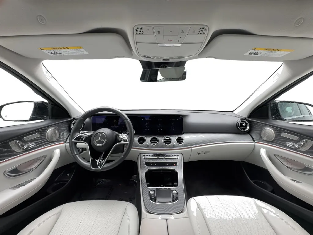 Mercedes-Benz E-Class photo 22