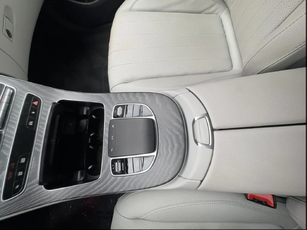 Mercedes-Benz E-Class photo 47