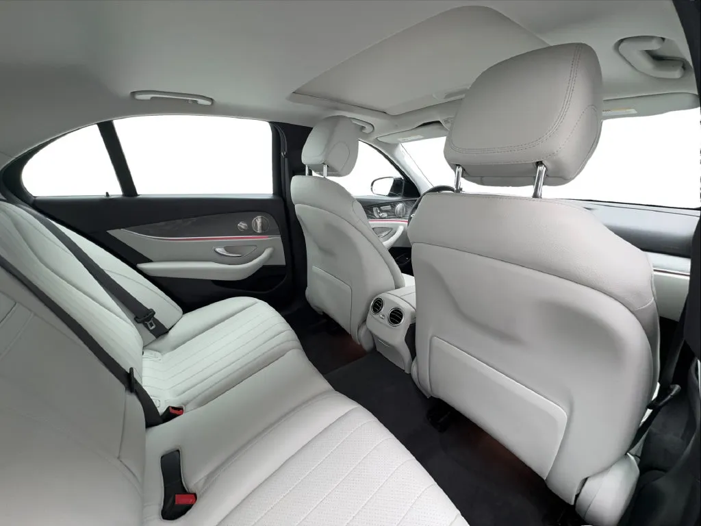Mercedes-Benz E-Class photo 33