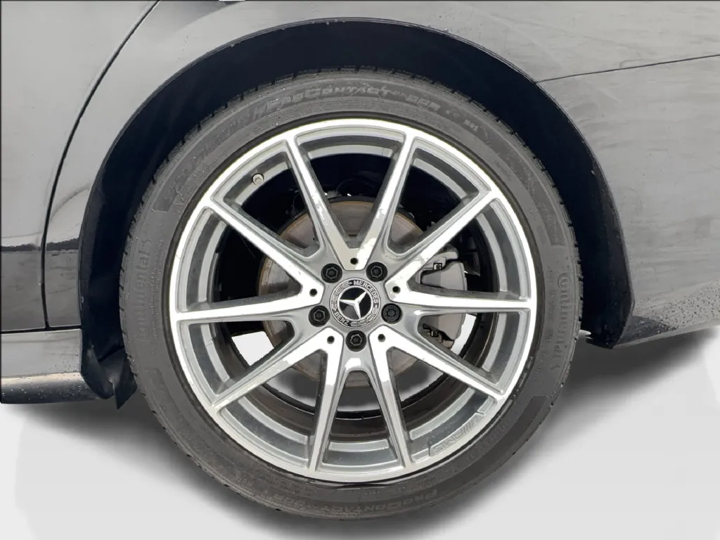 Mercedes-Benz E-Class photo 14