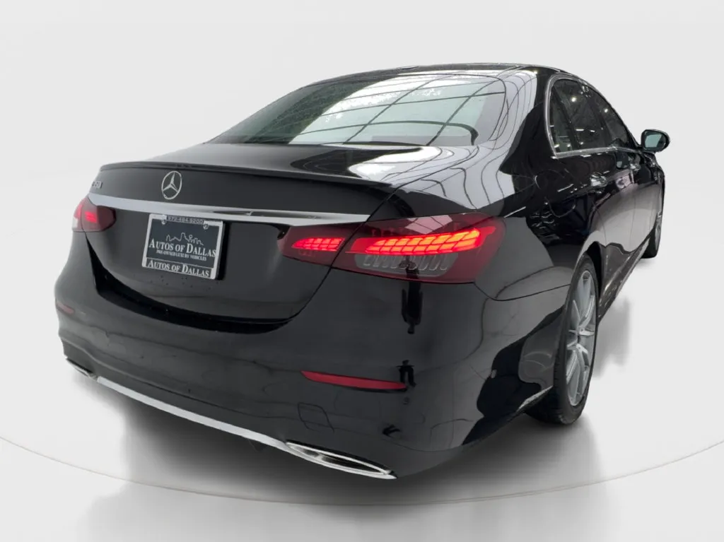 Mercedes-Benz E-Class photo 8