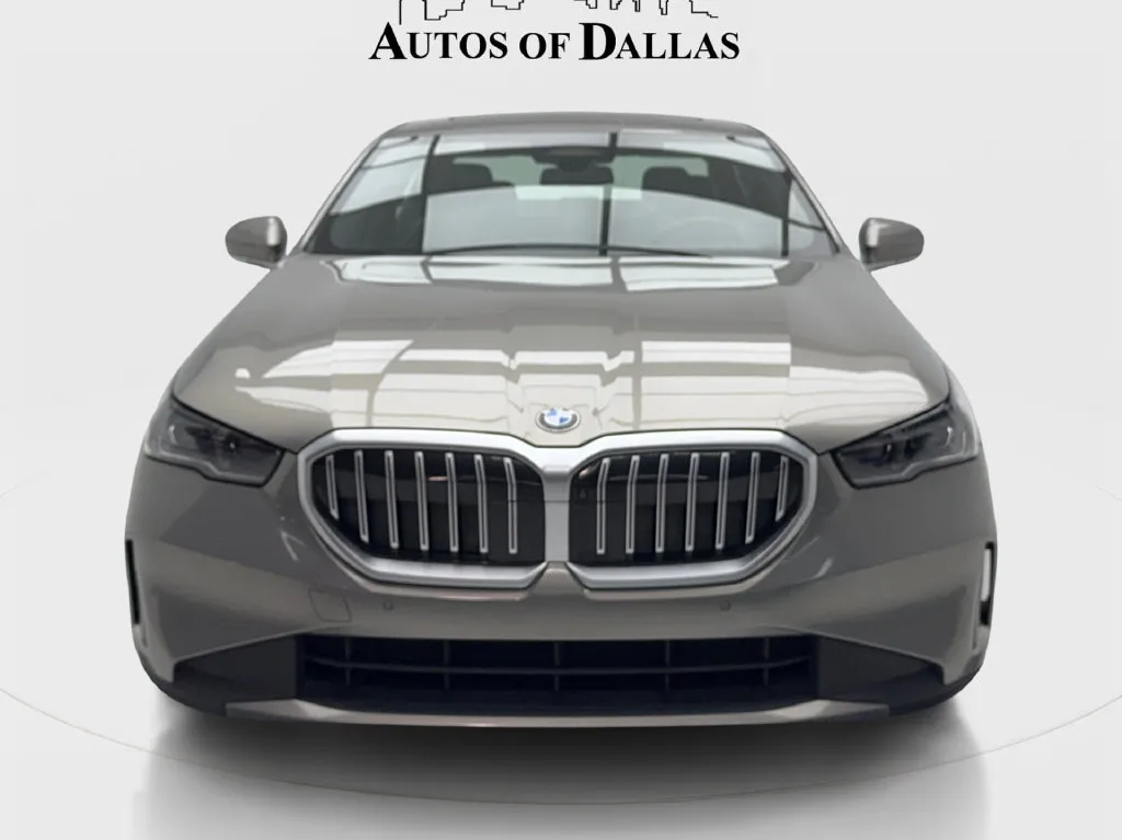 BMW 5 Series photo 4