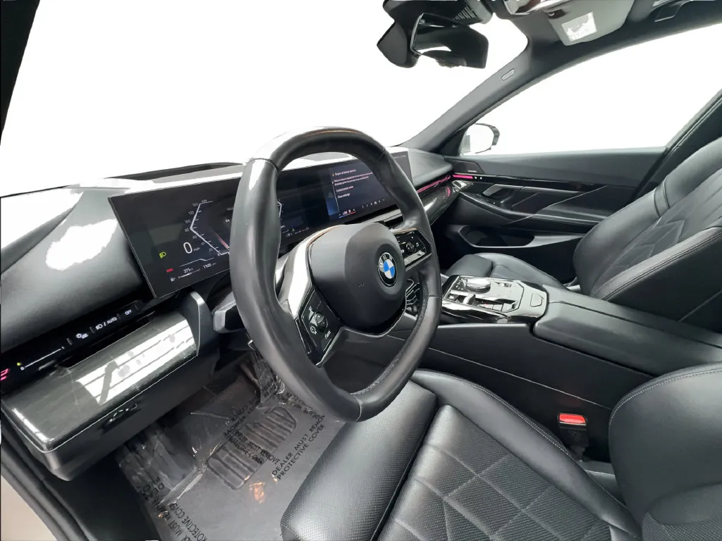 BMW 5 Series photo 29