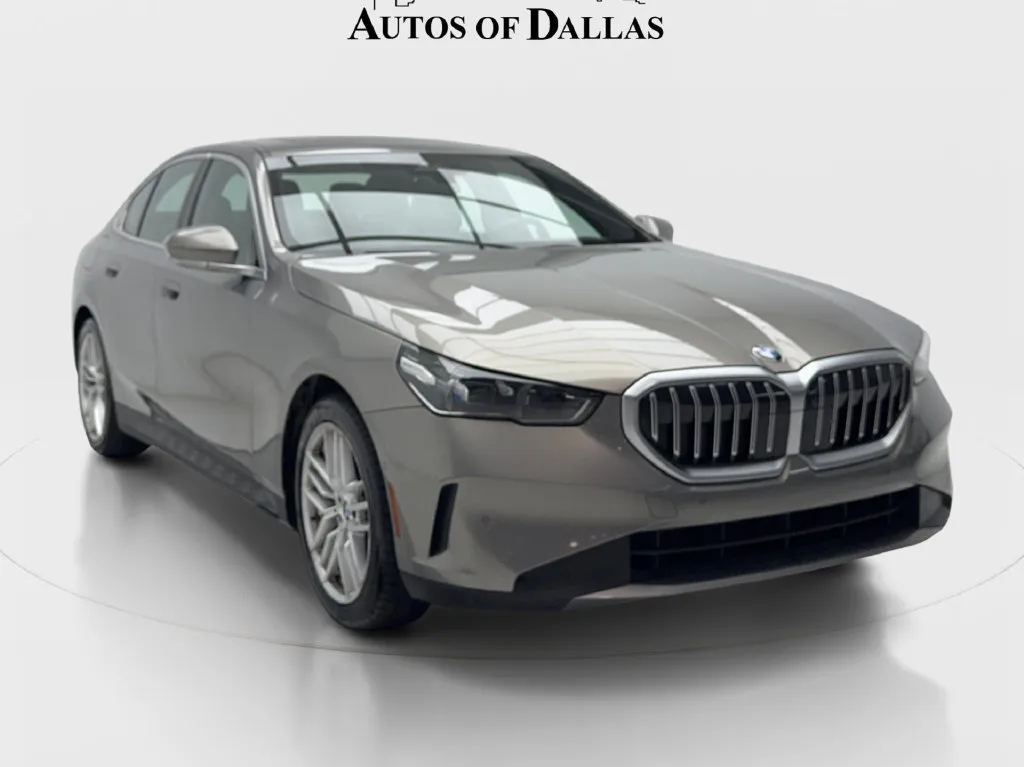 BMW 5 Series photo 3