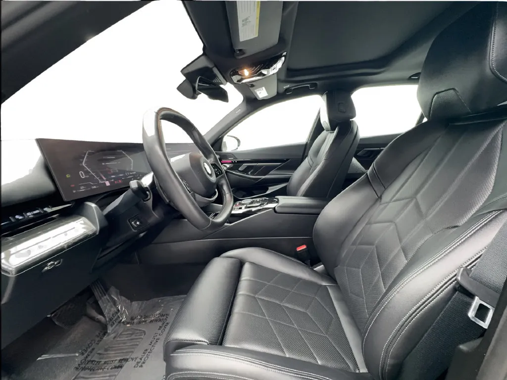 BMW 5 Series photo 28