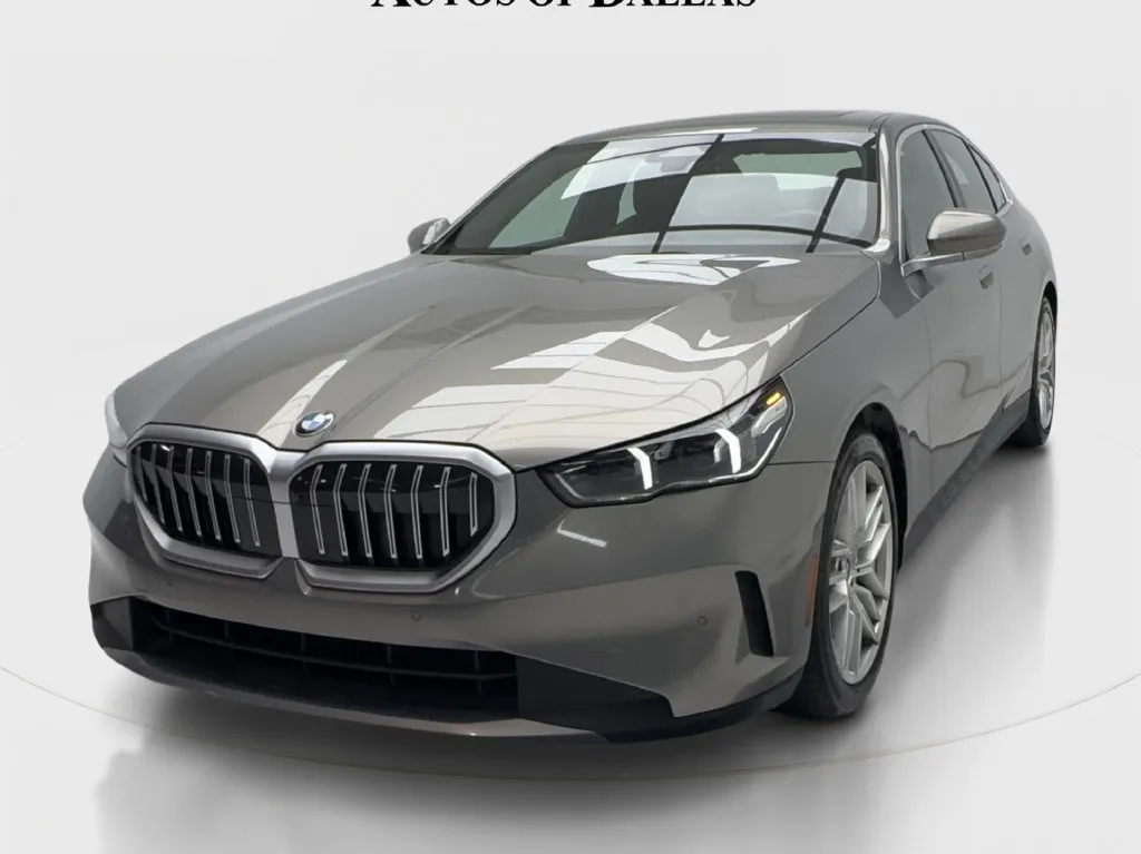 BMW 5 Series photo 5