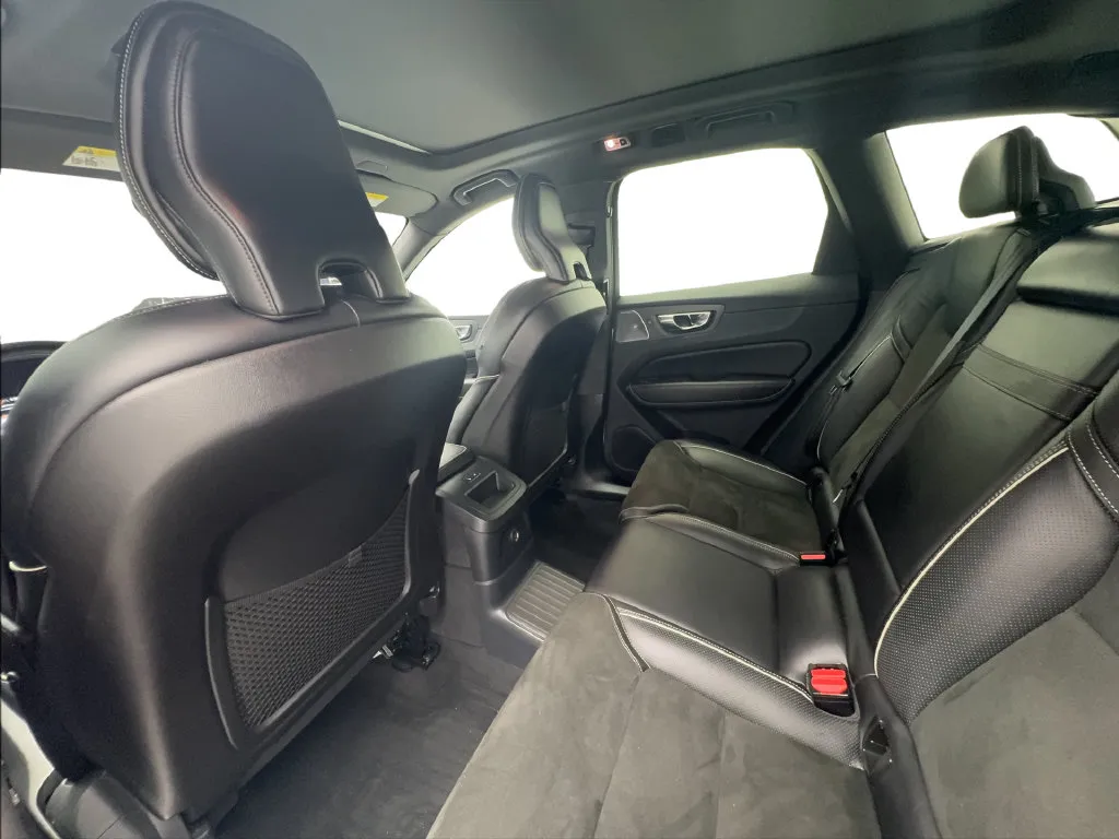 Volvo XC60 photo 26