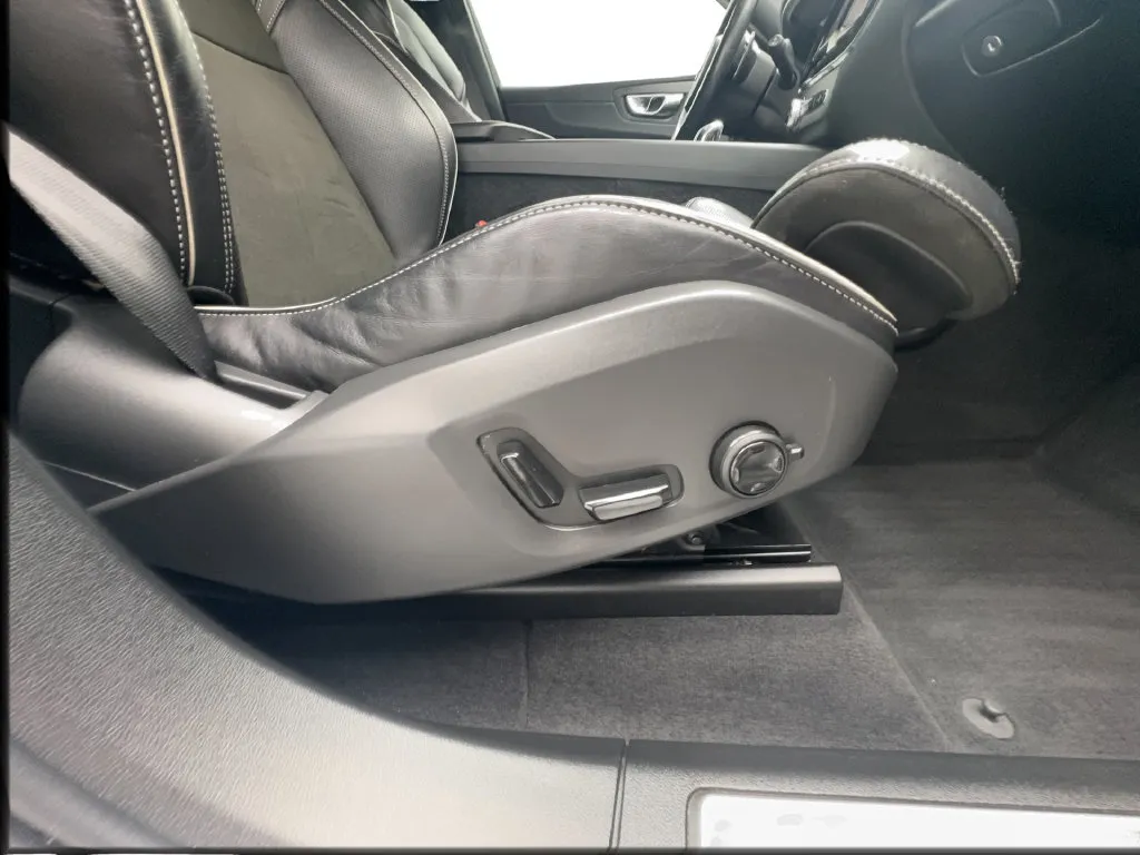 Volvo XC60 photo 34