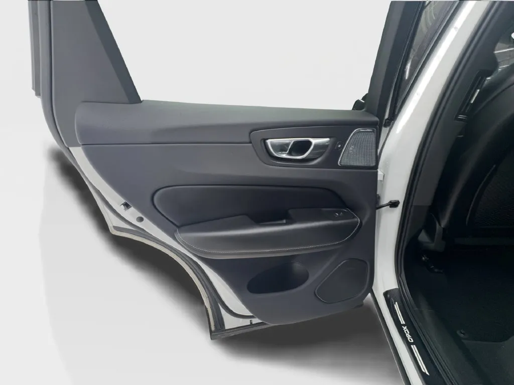 Volvo XC60 photo 27