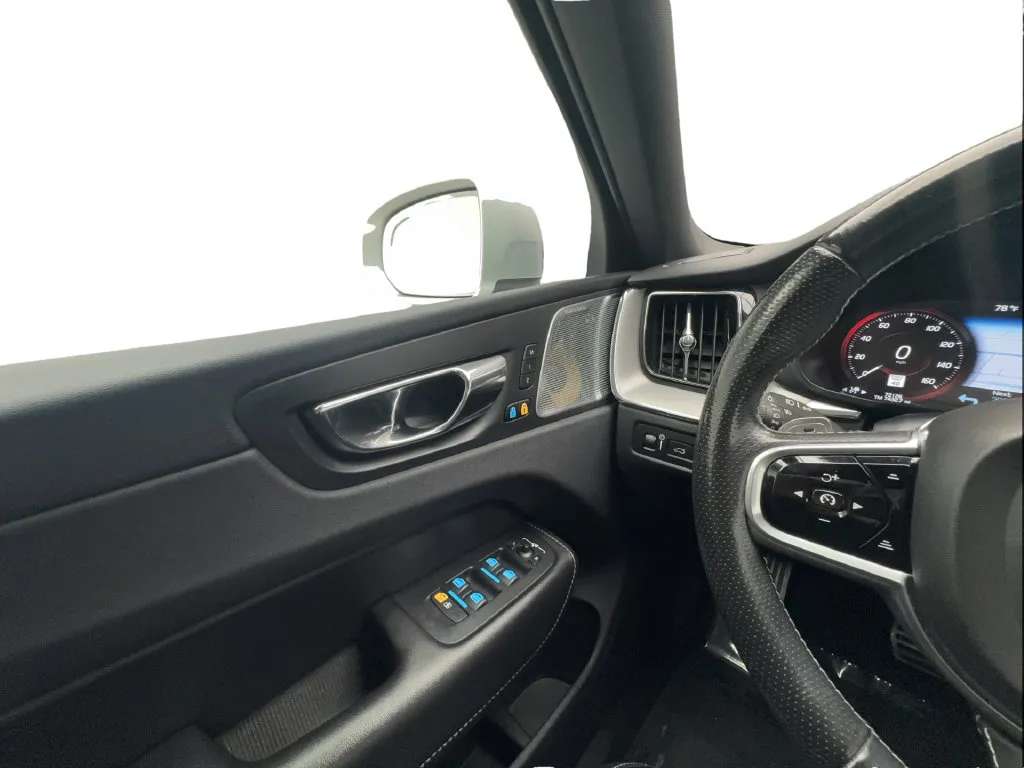 Volvo XC60 photo 36
