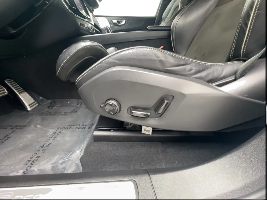 Volvo XC60 photo 22