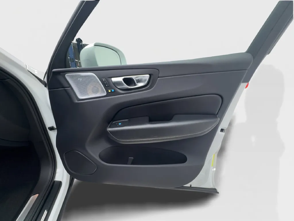 Volvo XC60 photo 35