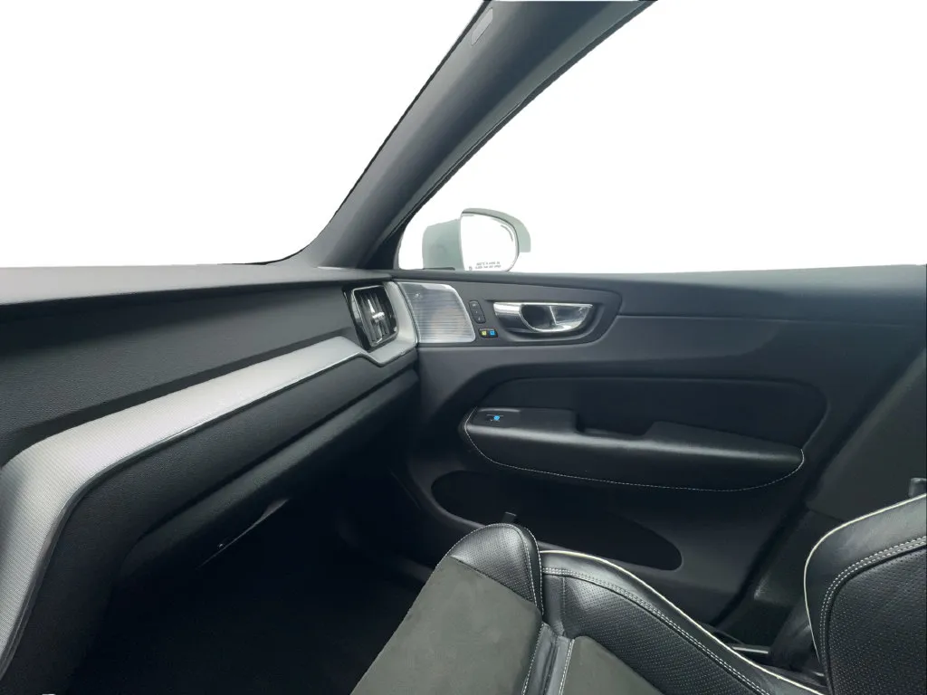 Volvo XC60 photo 37