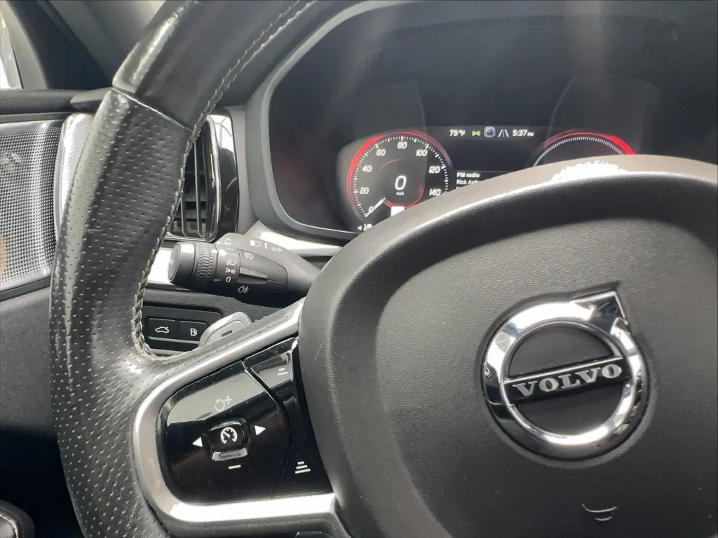 Volvo XC60 photo 40