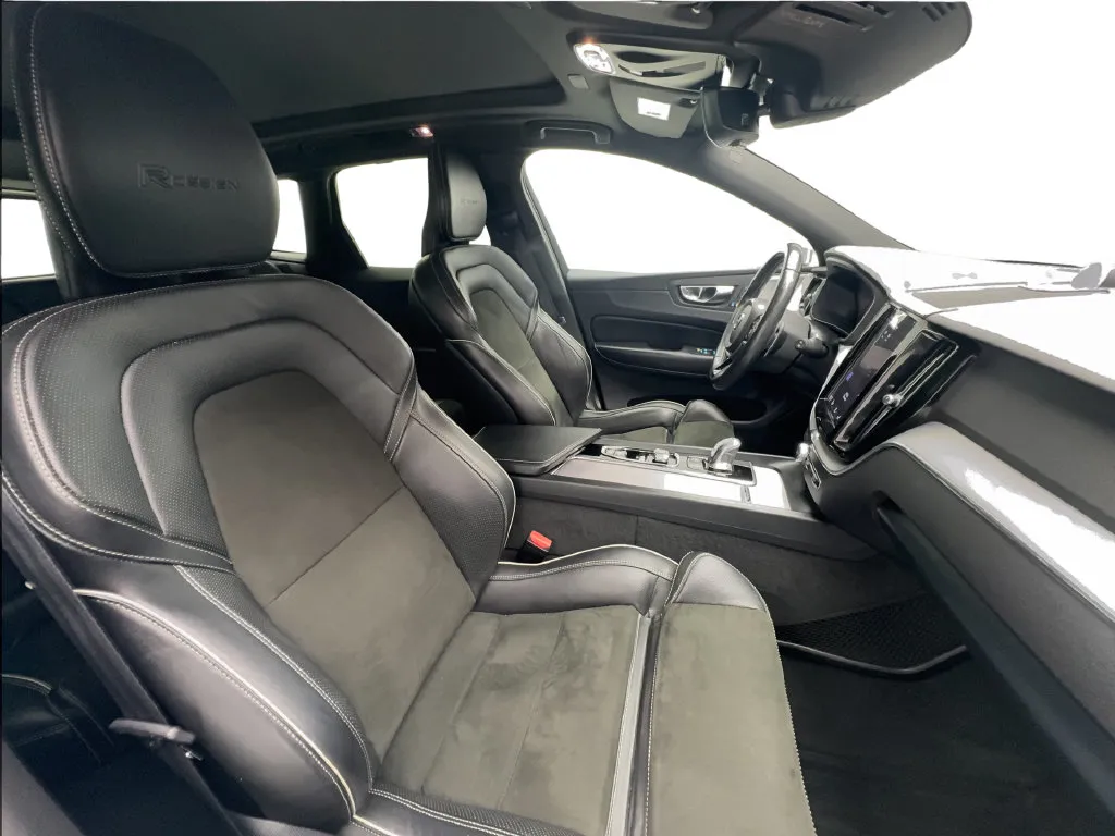 Volvo XC60 photo 32