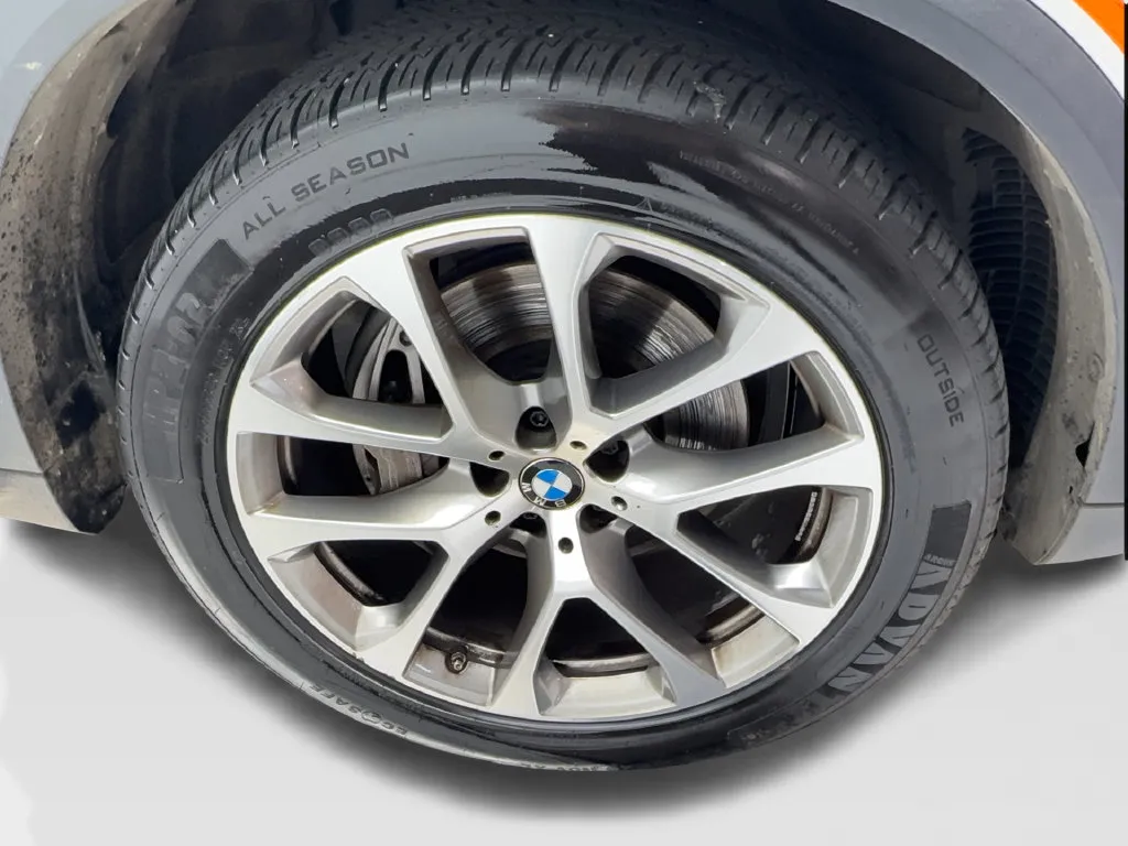 BMW X5 photo 16