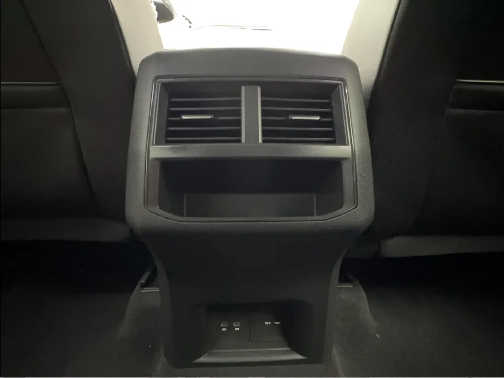 Volkswagen Atlas Cross Sport photo 40