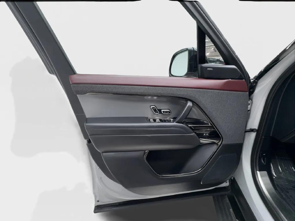 Land Rover Range Rover Sport photo 28
