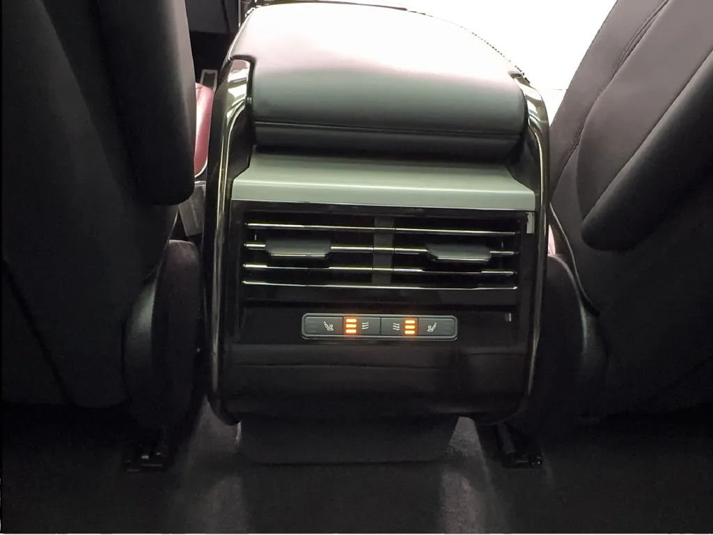 Land Rover Range Rover Sport photo 23