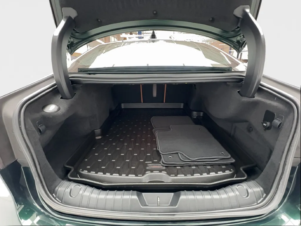 Jaguar XF photo 12