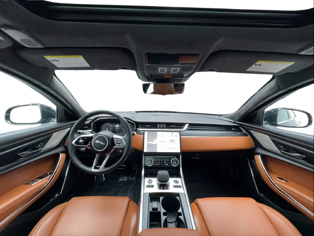 Jaguar XF photo 40