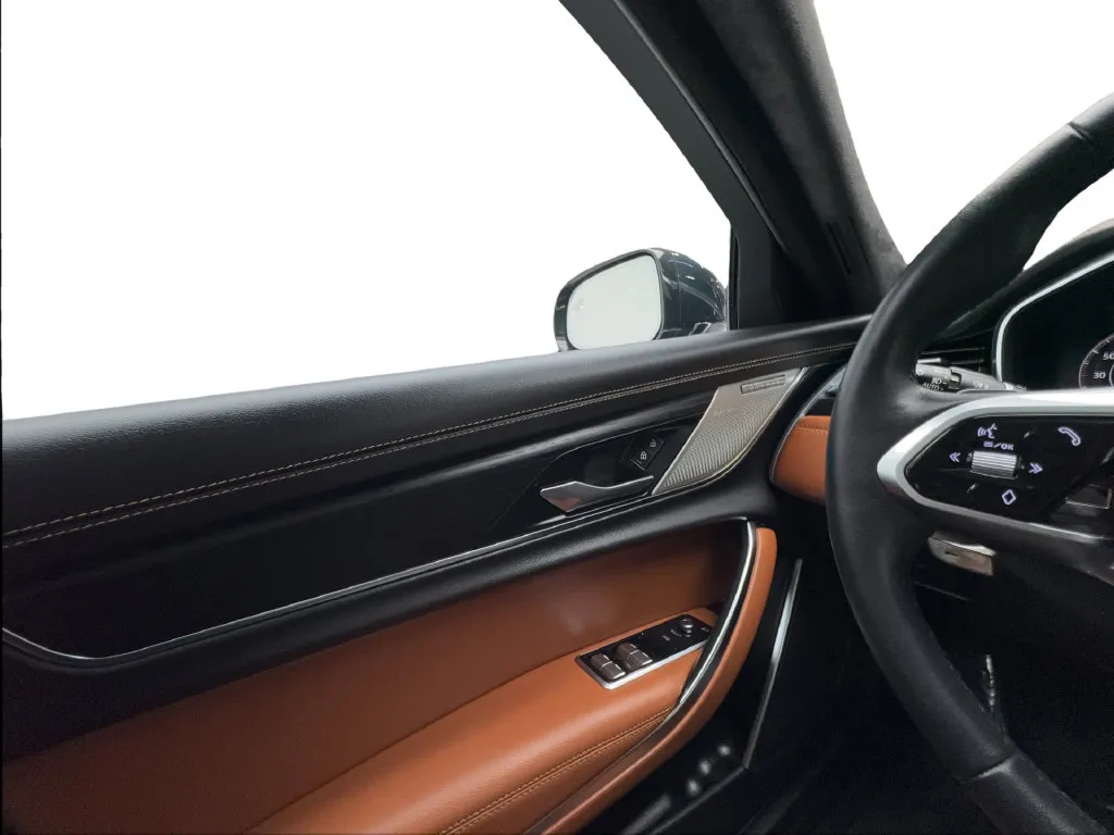 Jaguar XF photo 43