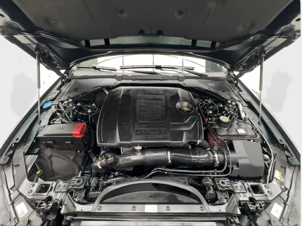 Jaguar XF photo 14