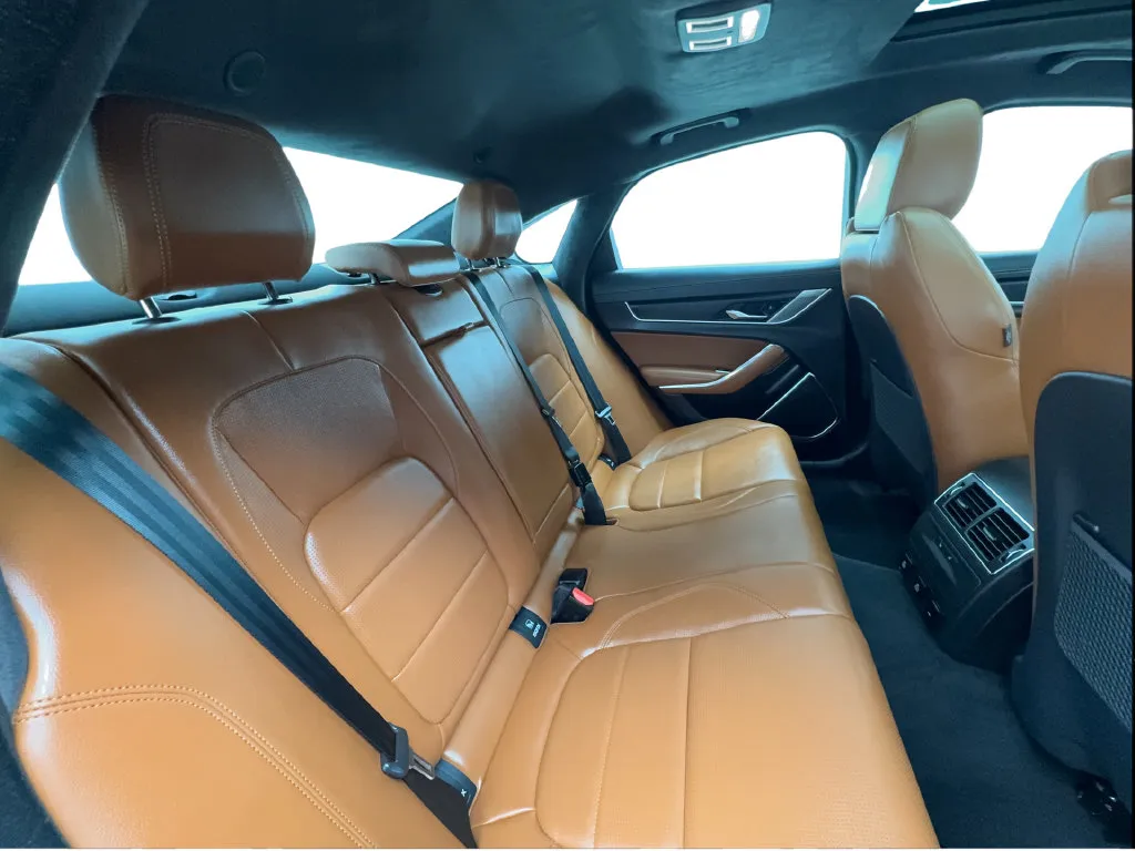 Jaguar XF photo 29