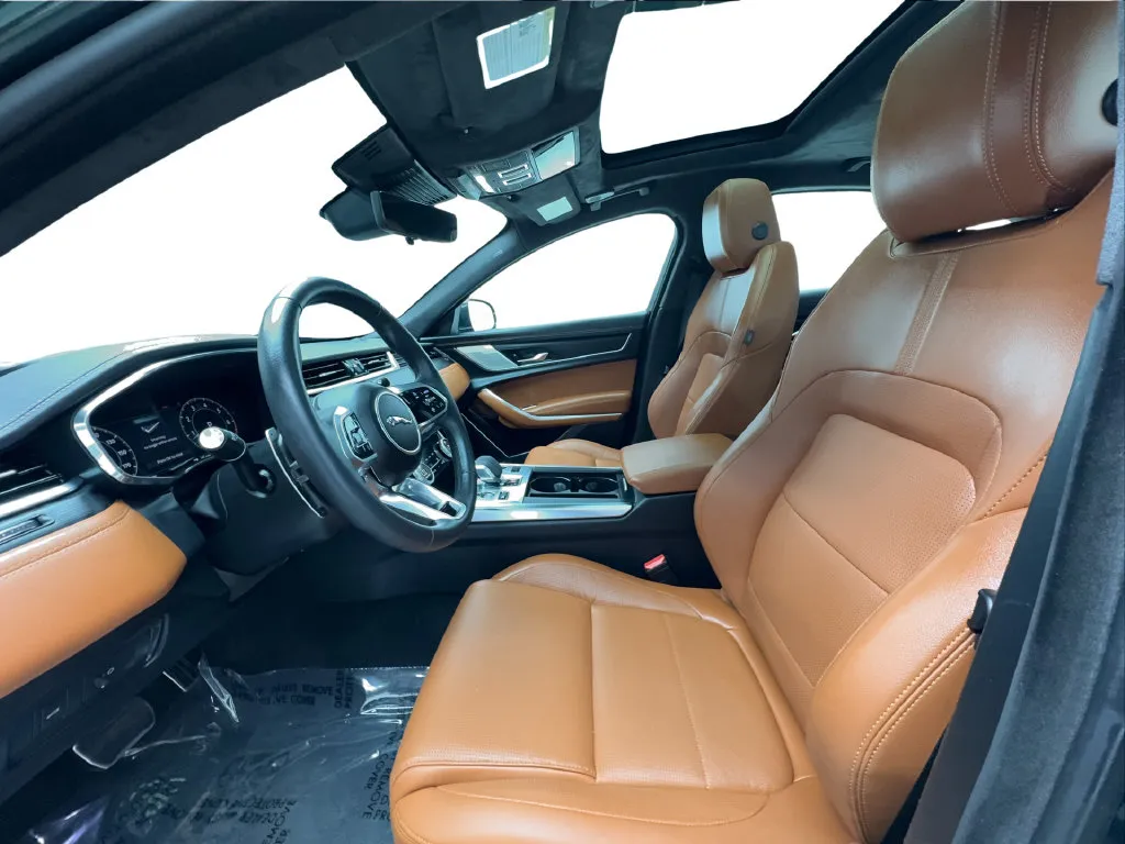 Jaguar XF photo 21