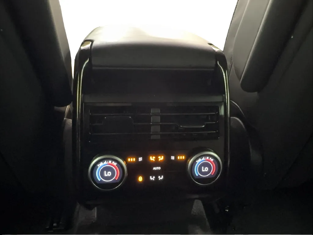 Land Rover Range Rover Sport photo 23