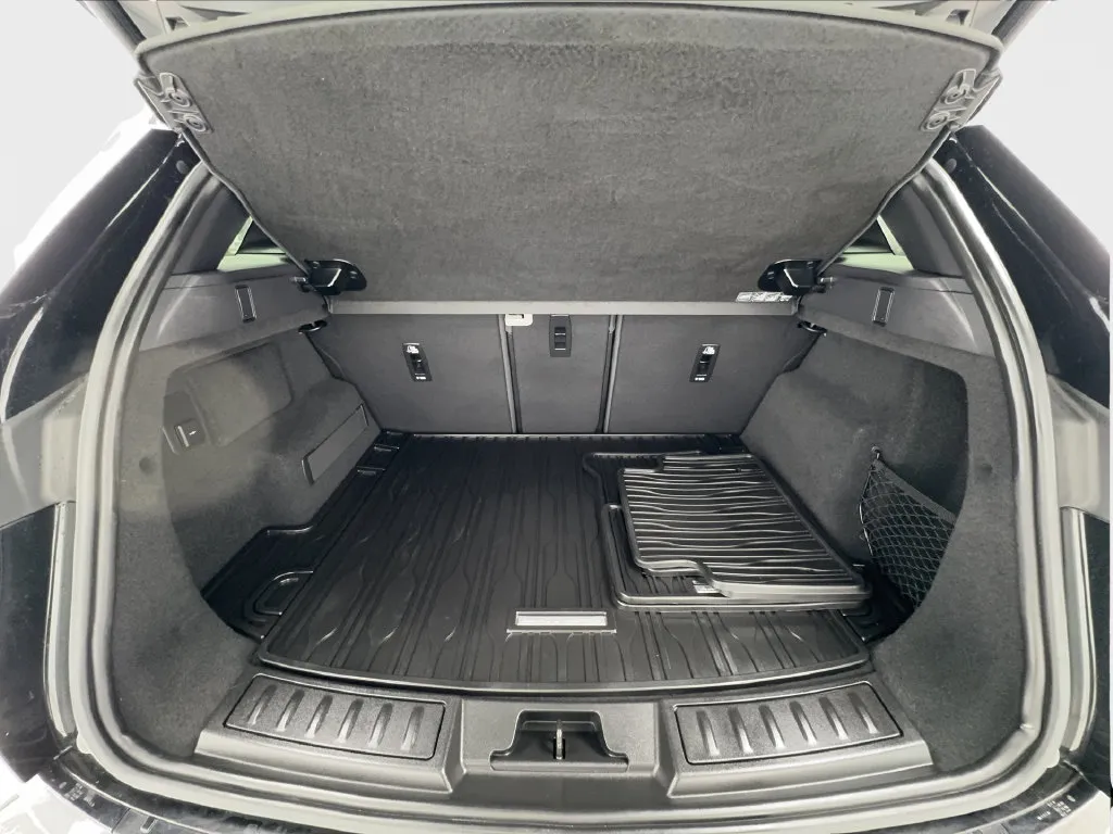 Land Rover Range Rover Evoque photo 12