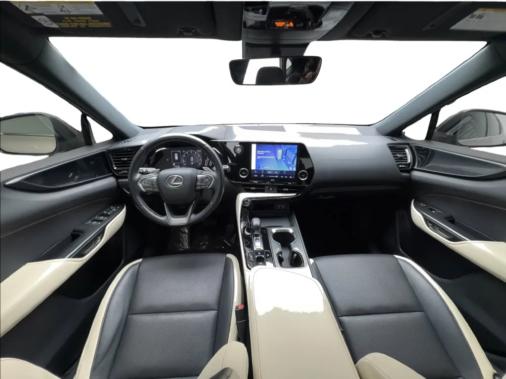 Lexus NX photo 40