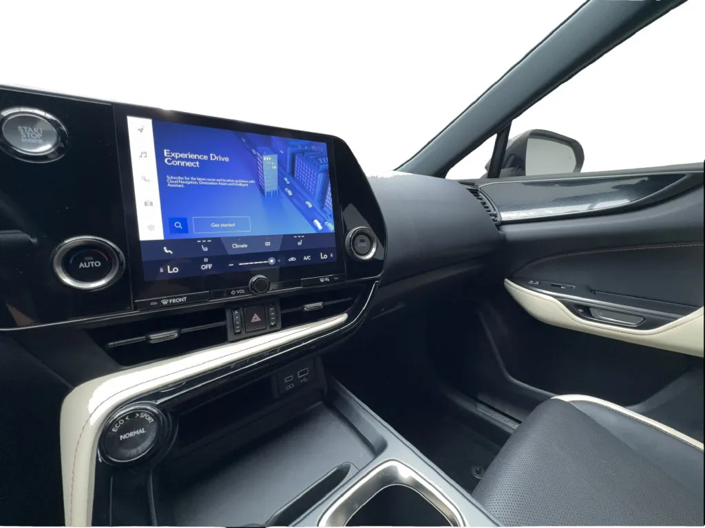 Lexus NX photo 45