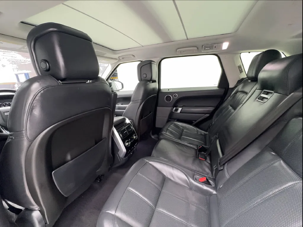 Land Rover Range Rover Sport photo 32
