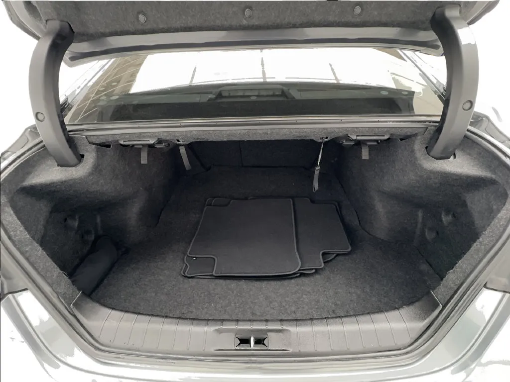 Nissan Maxima photo 18