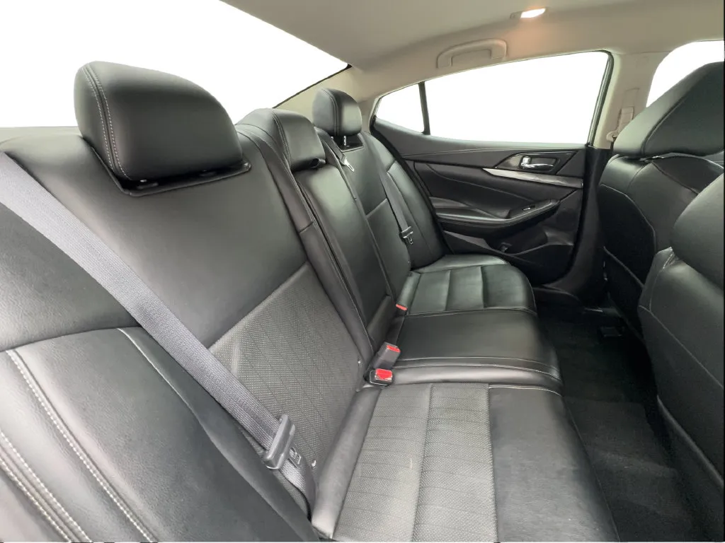 Nissan Maxima photo 34