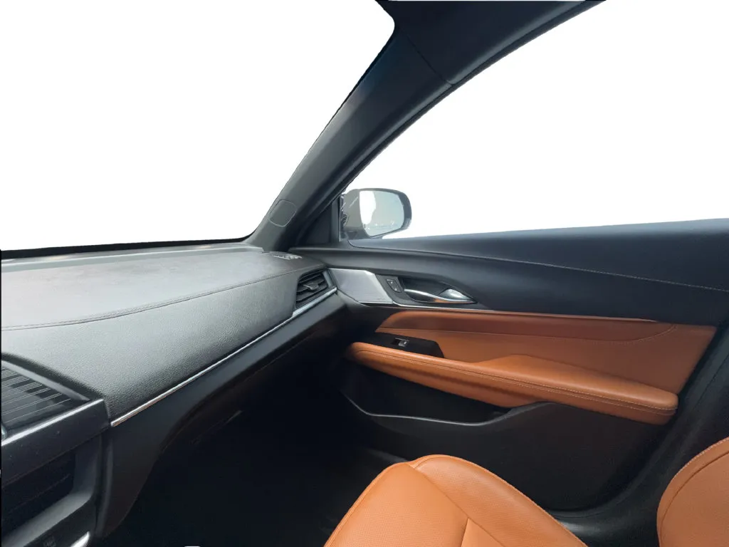 Cadillac CT4 photo 40