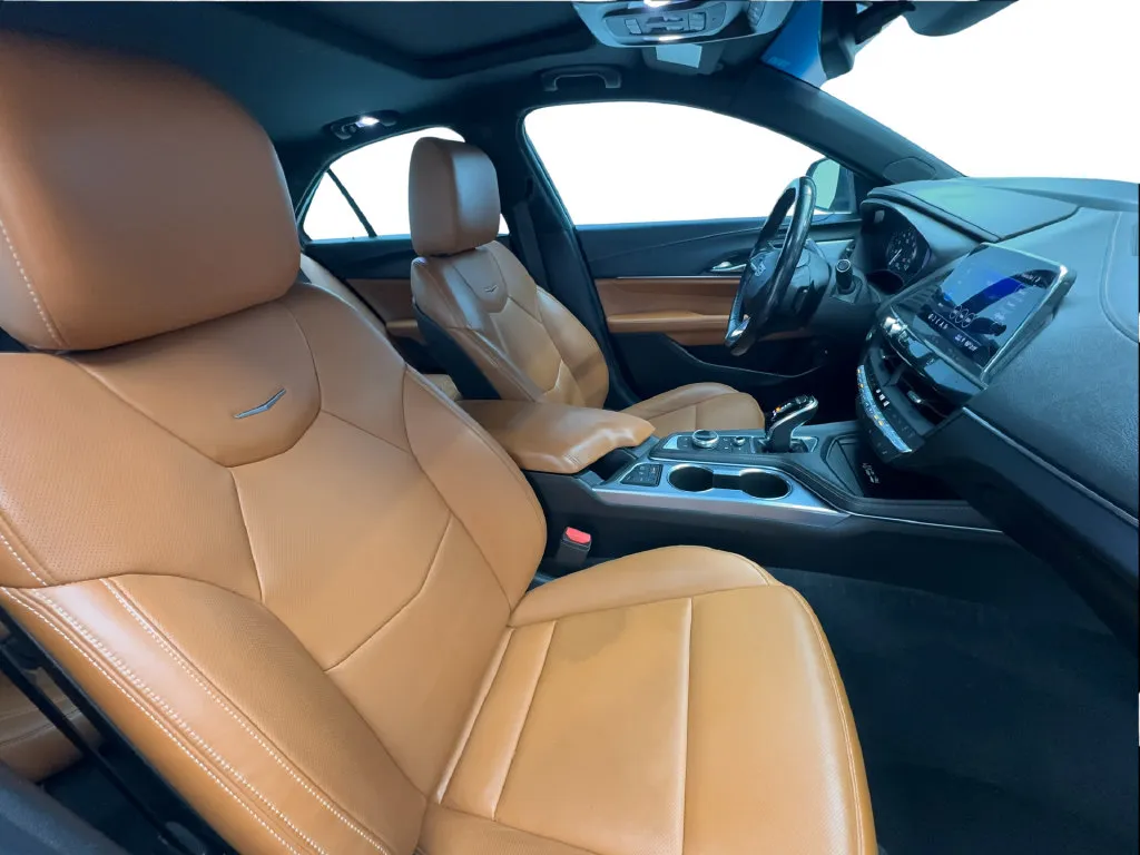 Cadillac CT4 photo 28