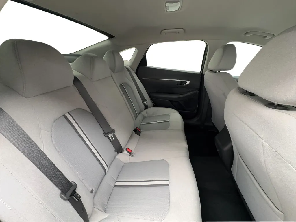 Hyundai Sonata photo 29