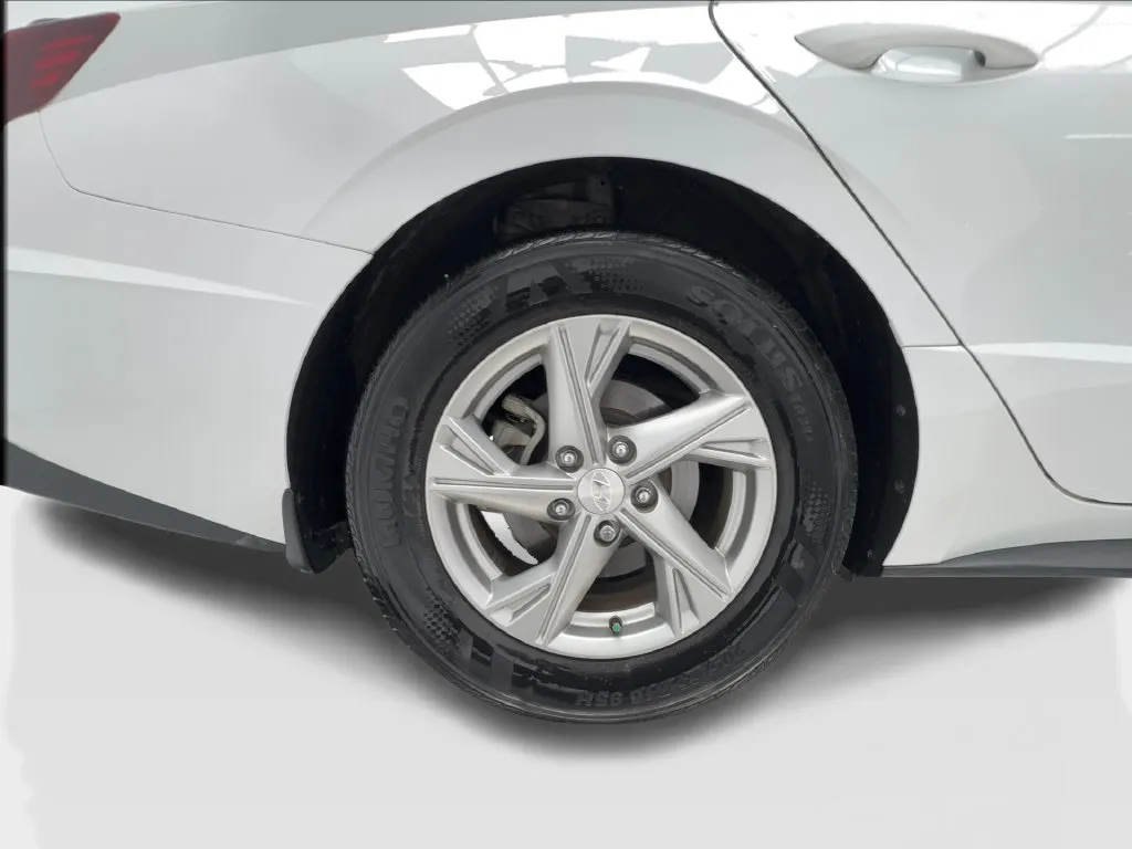 Hyundai Sonata photo 15