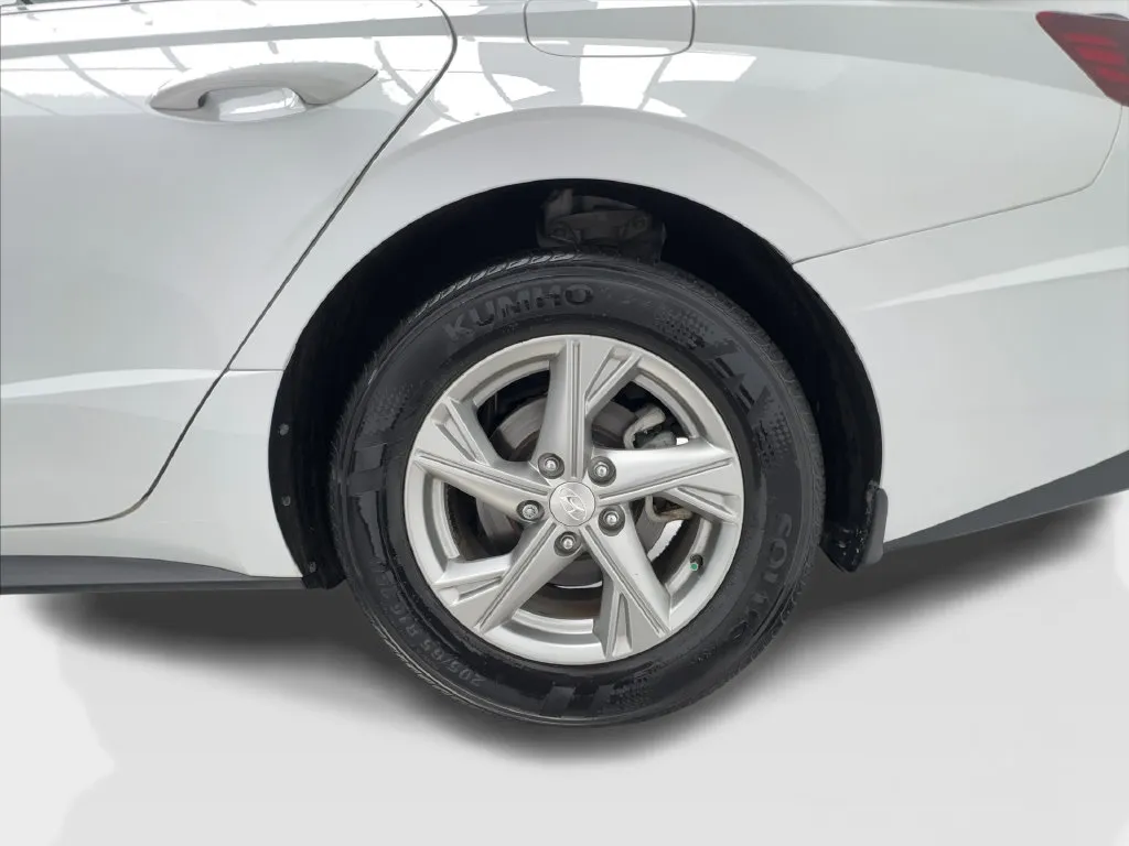 Hyundai Sonata photo 14