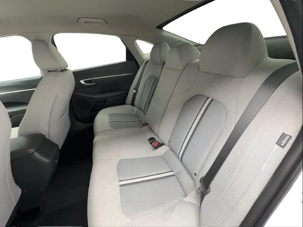 Hyundai Sonata photo 26