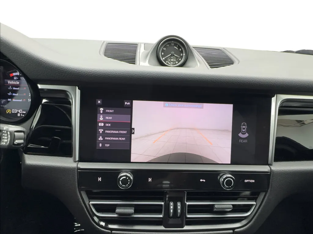 Porsche Macan photo 54